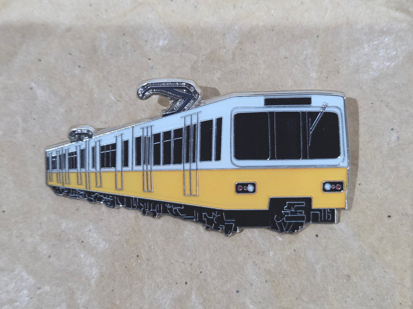 Tyne & Wear Metro - Metrocar (Yellow / White) Enamel Brooch Pin Badge