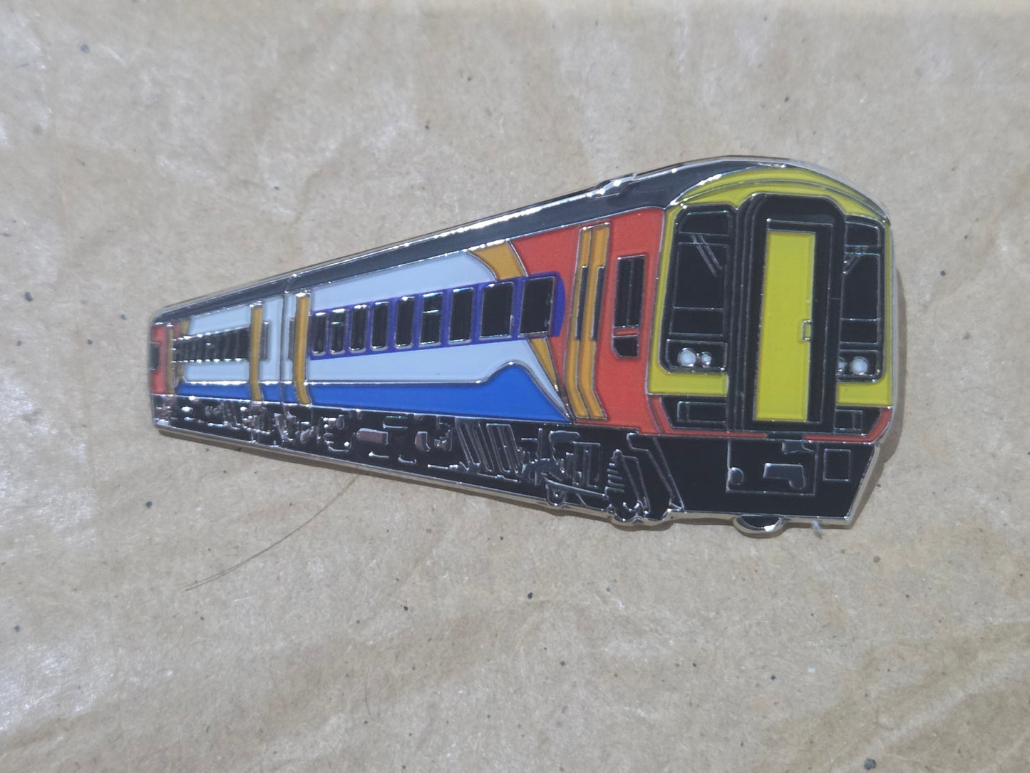 EMR/EMT Class 158 Enamel Brooch Pin Badge