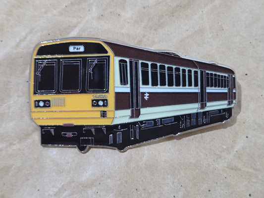 Western Chocolate and Cream Class 142 Pacer Enamel Brooch Pin Badge
